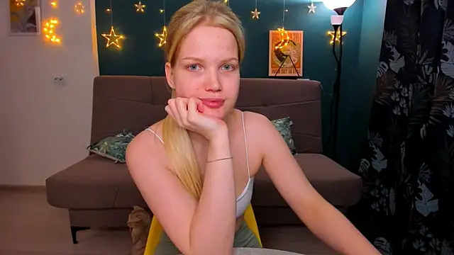 Xloe Queen online show from February 9, 3:23 pm