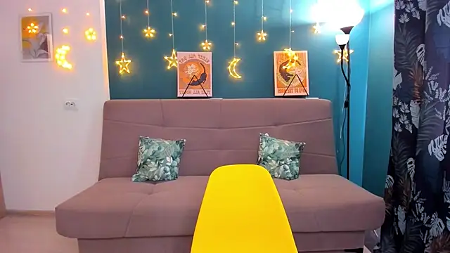 Xloe Queen online show from March 5, 9:05 am