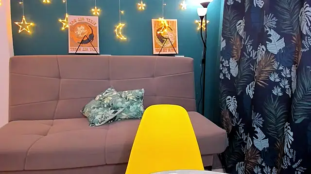 Xloe Queen online show from March 13, 1:40 pm