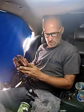 DatingProfile USA 43 str8 online show from February 14, 7:33 pm