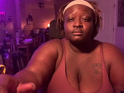 Snapshot of BigKittyRaven chatting on December 12, 5:20 am BigKittyRaven online show from December 12, 5:20 am