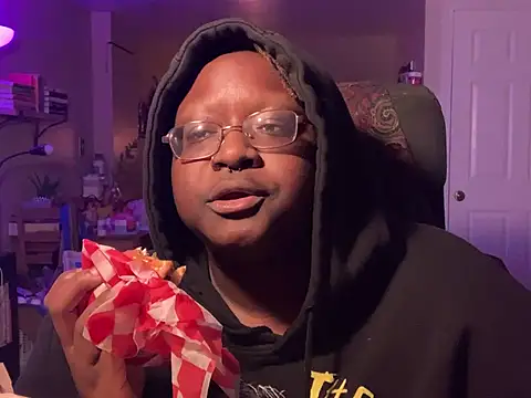 Snapshot of BigKittyRaven chatting on December 21, 2:19 am BigKittyRaven online show from December 21, 2:19 am