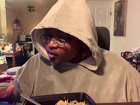 Snapshot of BigKittyRaven chatting on December 23, 10:44 pm BigKittyRaven online show from December 23, 10:44 pm