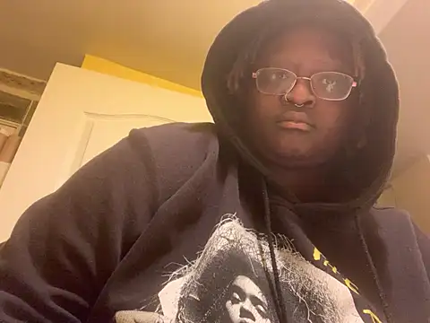 Snapshot of BigKittyRaven chatting on January 4, 4:23 am BigKittyRaven online show from January 4, 4:23 am