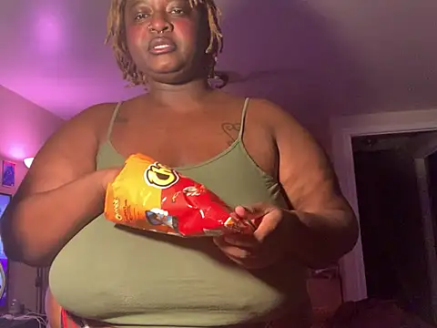 Snapshot of BigKittyRaven chatting on January 11, 10:40 pm BigKittyRaven online show from January 11, 10:40 pm