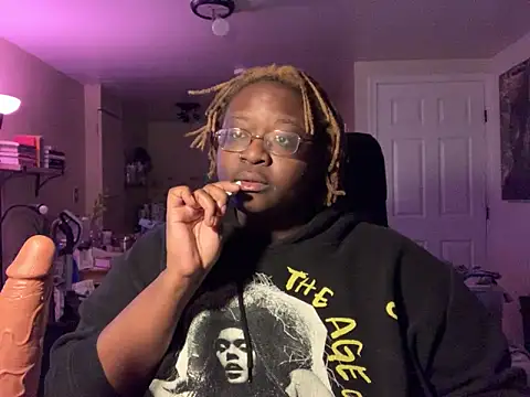 Snapshot of BigKittyRaven chatting on February 3, 4:35 am BigKittyRaven online show from February 3, 4:35 am