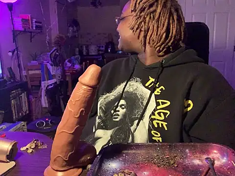 Snapshot of BigKittyRaven chatting on February 15, 4:14 am BigKittyRaven online show from February 15, 4:14 am