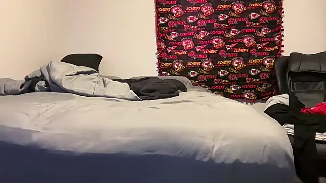 Snapshot of skarfosbabes69 chatting on February 16, 8:11 pm skarfosbabes69 online show from February 16, 8:11 pm