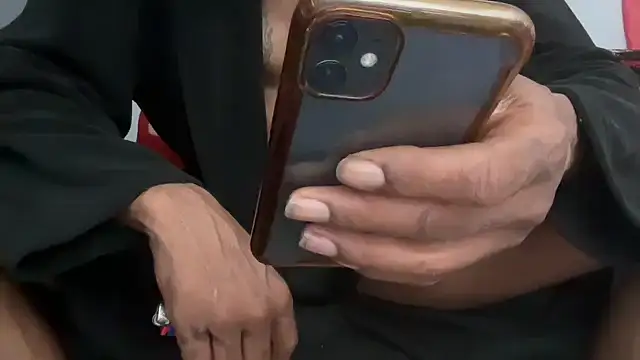 Snapshot of skarfosbabes69 chatting on September 21, 2:35 am skarfosbabes69 online show from September 21, 2:35 am