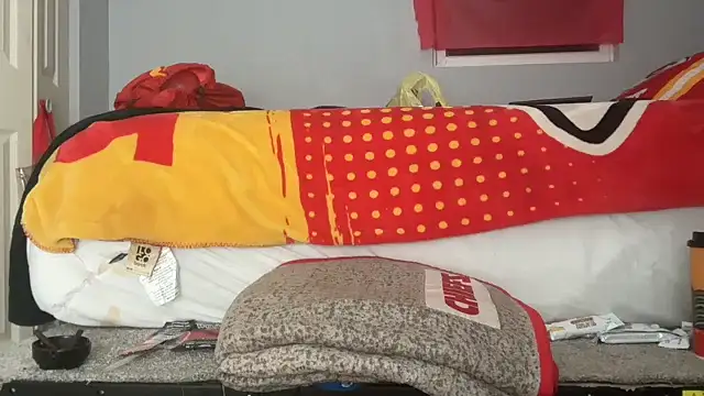 Snapshot of skarfosbabes69 chatting on November 9, 1:04 am skarfosbabes69 online show from November 9, 1:04 am