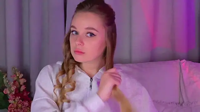 BeatriceEsmont online show from September 22, 9:11 am