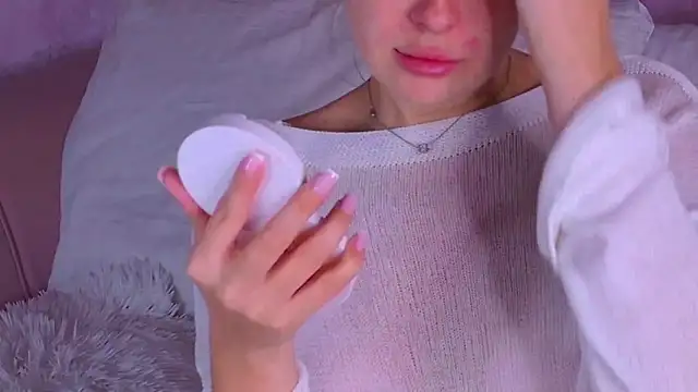 BeatriceEsmont online show from October 8, 7:55 pm