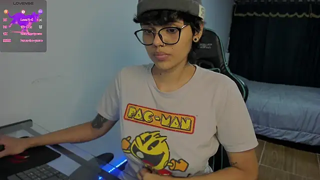 Snapshot of gooddess_isis chatting on December 11, 4:18 am gooddess isis online show from December 11, 4:18 am