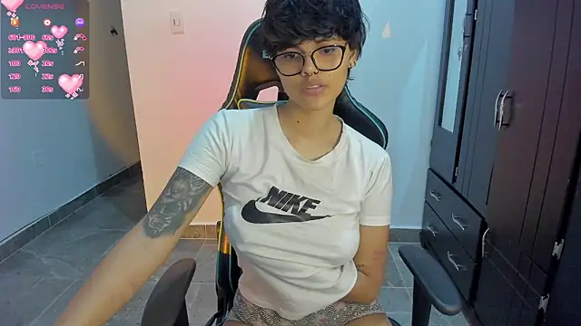 Snapshot of gooddess_isis chatting on January 23, 4:41 am gooddess isis online show from January 23, 4:41 am