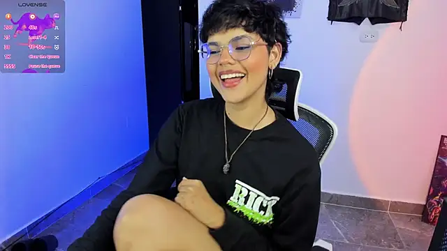 Snapshot of gooddess_isis chatting on October 21, 6:03 am gooddess isis online show from October 21, 6:03 am