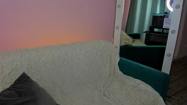 Lisa Payne online show from January 7, 8:03 am