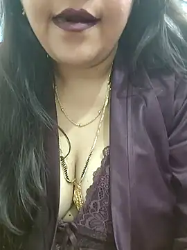 Snapshot of Mayuri77 chatting on February 23, 5:18 pm Mayuri77 online show from February 23, 5:18 pm