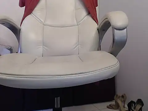 Snapshot of Xileny-Halliwey chatting on January 8, 1:41 pm Xileny-Halliwey online show from January 8, 1:41 pm