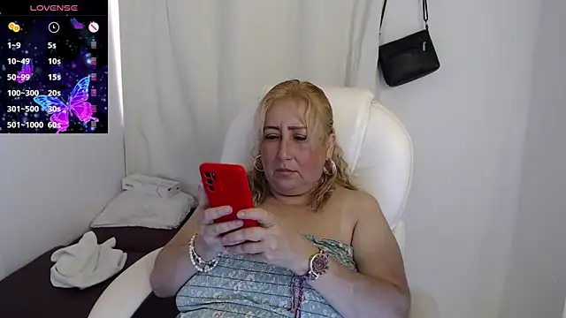 Snapshot of Xileny-Halliwey chatting on September 23, 5:16 pm Xileny-Halliwey online show from September 23, 5:16 pm