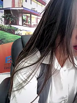 LIZ-06  online show from November 28, 12:52 pm