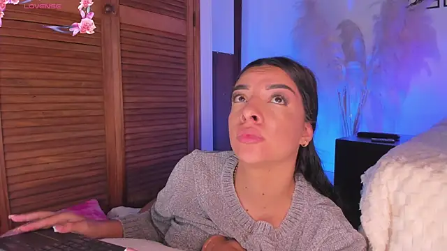 777AylinZ online show from September 29, 9:36 am