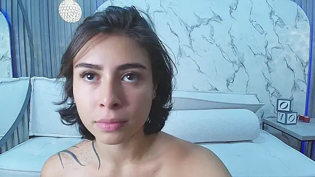 Franchesca De Luca online show from March 15, 9:49 pm