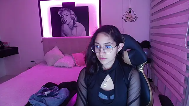 Snapshot of Lili_Gomez_ chatting on January 14, 12:14 pm Lili Gomez online show from January 14, 12:14 pm