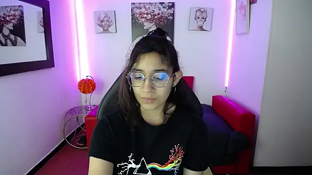 Snapshot of Lili_Gomez_ chatting on January 22, 12:49 pm Lili Gomez online show from January 22, 12:49 pm