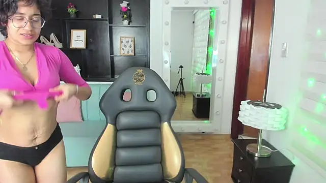 Snapshot of Lili_Gomez_ chatting on January 30, 4:55 pm Lili Gomez online show from January 30, 4:55 pm