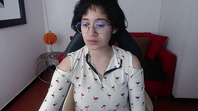 Snapshot of Lili_Gomez_ chatting on February 1, 1:09 pm Lili Gomez online show from February 1, 1:09 pm