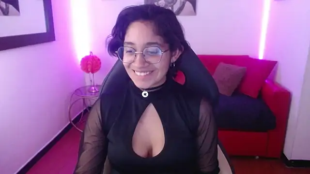 Snapshot of Lili_Gomez_ chatting on February 3, 5:14 pm Lili Gomez online show from February 3, 5:14 pm
