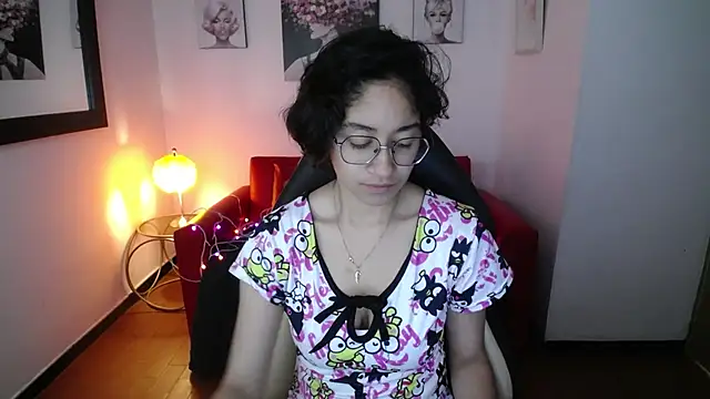 Snapshot of Lili_Gomez_ chatting on February 15, 1:38 pm Lili Gomez online show from February 15, 1:38 pm