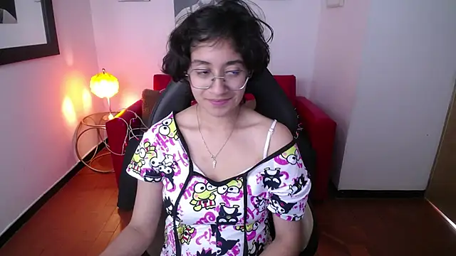 Snapshot of Lili_Gomez_ chatting on February 15, 4:45 pm Lili Gomez online show from February 15, 4:45 pm