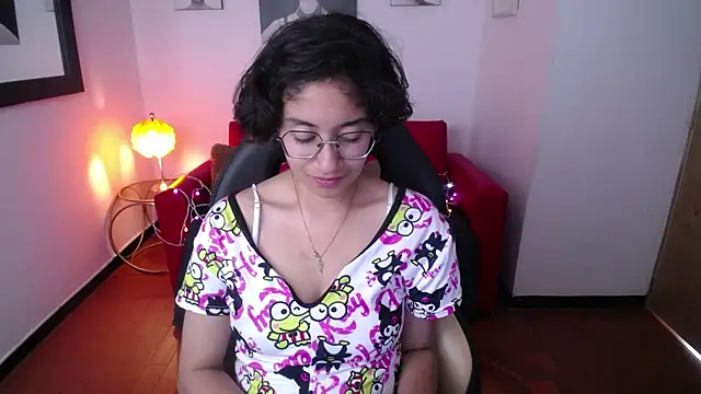 Snapshot of Lili_Gomez_ chatting on February 15, 7:50 pm Lili Gomez online show from February 15, 7:50 pm