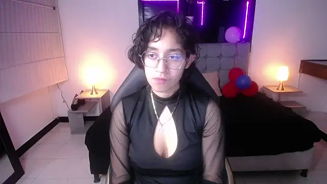 Snapshot of Lili_Gomez_ chatting on March 3, 12:58 pm Lili Gomez online show from March 3, 12:58 pm