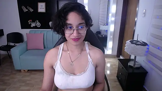 Snapshot of Lili_Gomez_ chatting on March 11, 5:02 pm Lili Gomez online show from March 11, 5:02 pm