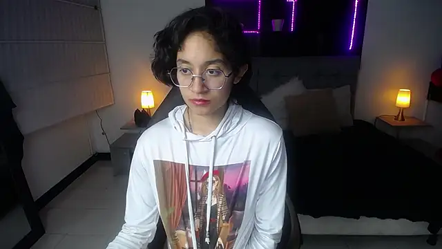 Snapshot of Lili_Gomez_ chatting on March 14, 4:51 pm Lili Gomez online show from March 14, 4:51 pm