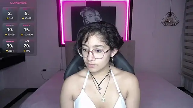 Snapshot of Lili_Gomez_ chatting on September 25, 12:42 pm Lili Gomez online show from September 25, 12:42 pm