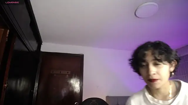 Snapshot of Lili_Gomez_ chatting on October 16, 2:07 pm Lili Gomez online show from October 16, 2:07 pm