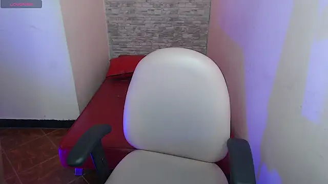 Snapshot of Lili_Gomez_ chatting on October 30, 2:07 pm Lili Gomez online show from October 30, 2:07 pm