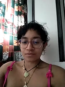 Snapshot of Lili_Gomez_ chatting on December 14, 7:18 pm Lili Gomez online show from December 14, 7:18 pm