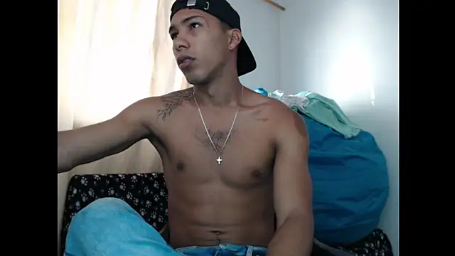 Snapshot of maximo_vega_newv chatting on December 10, 11:43 am maximo vega newv online show from December 10, 11:43 am