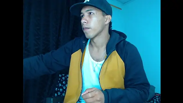 Snapshot of maximo_vega_newv chatting on December 14, 10:34 am maximo vega newv online show from December 14, 10:34 am