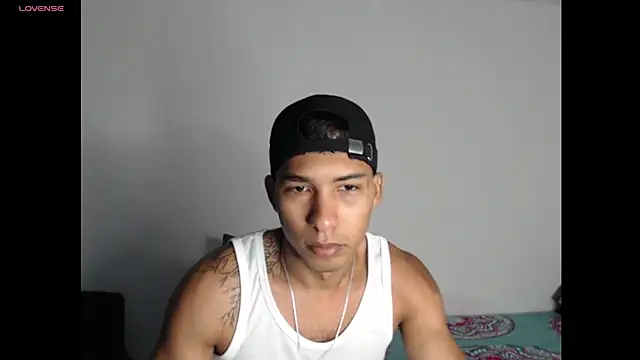 Snapshot of maximo_vega_newv chatting on December 23, 12:30 pm maximo vega newv online show from December 23, 12:30 pm