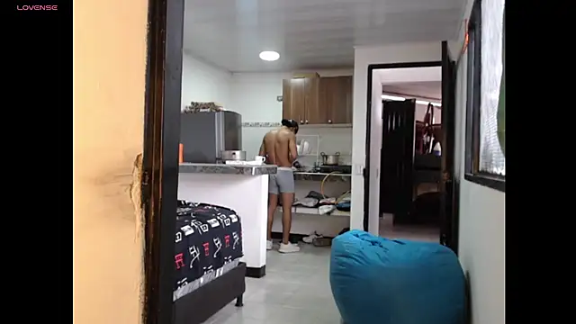 Snapshot of maximo_vega_newv chatting on December 23, 3:33 pm maximo vega newv online show from December 23, 3:33 pm