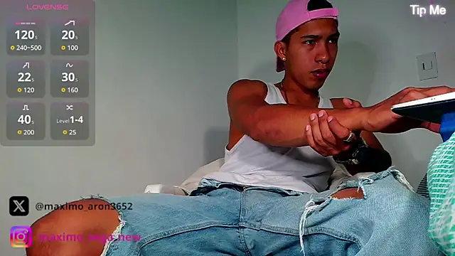 Snapshot of maximo_vega_newv chatting on September 8, 3:33 pm maximo vega newv online show from September 8, 3:33 pm