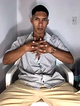 Snapshot of maximo_vega_newv chatting on October 31, 11:17 pm maximo vega newv online show from October 31, 11:17 pm