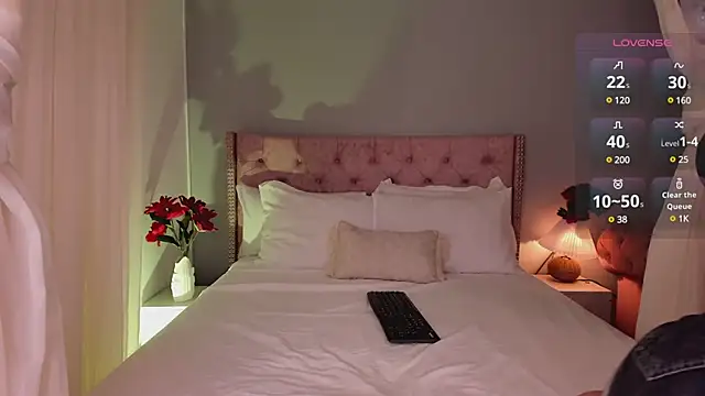 Snapshot of Lia_Sweett_ chatting on February 26, 2:57 pm Lia Sweett online show from February 26, 2:57 pm