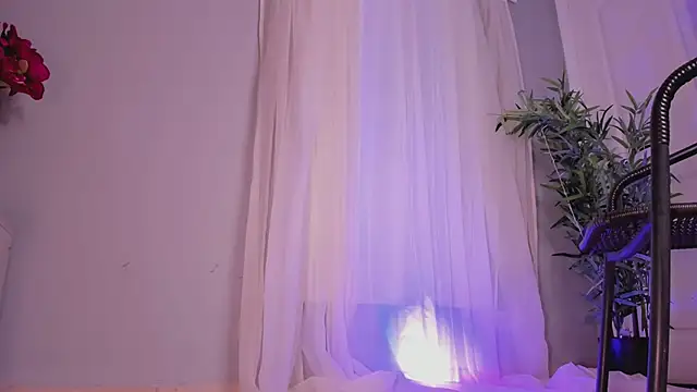 Snapshot of Lia_Sweett_ chatting on March 19, 5:50 pm Lia Sweett online show from March 19, 5:50 pm