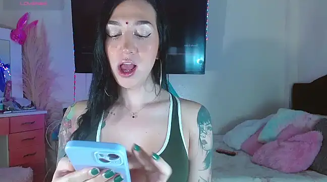 karla zambrano online show from February 2, 4:15 am